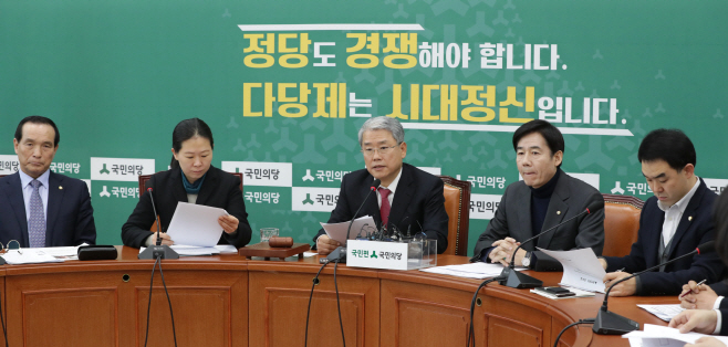발언하는 김동철