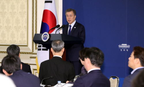 문 대통령, 장ㆍ차관 워크숍 주재