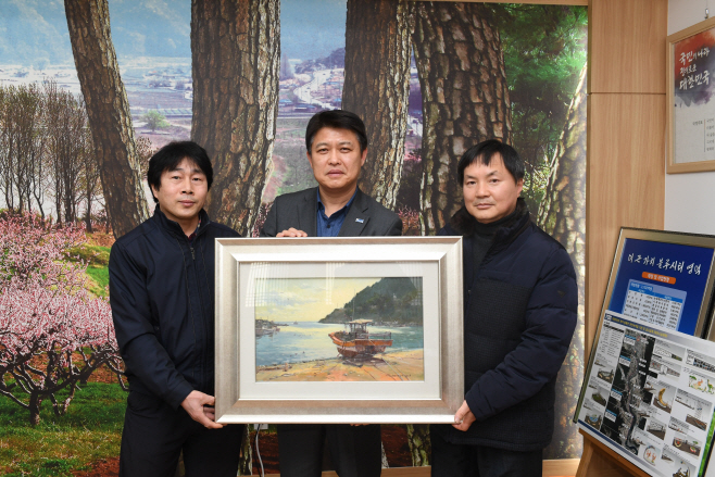 오른쪽 김광중 작가, 왼쪽 박기현 회장