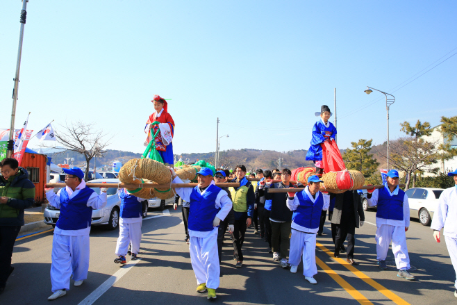 ‘울진대게와 붉은대게 축제’ 거리퍼레이드