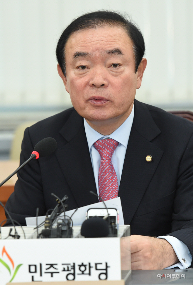 [포토]의총서 발언하는 장병완 민주평화당 원내대표
