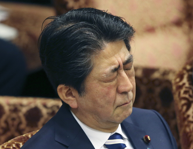 Japan Abe <YONHAP NO-3110> (AP)