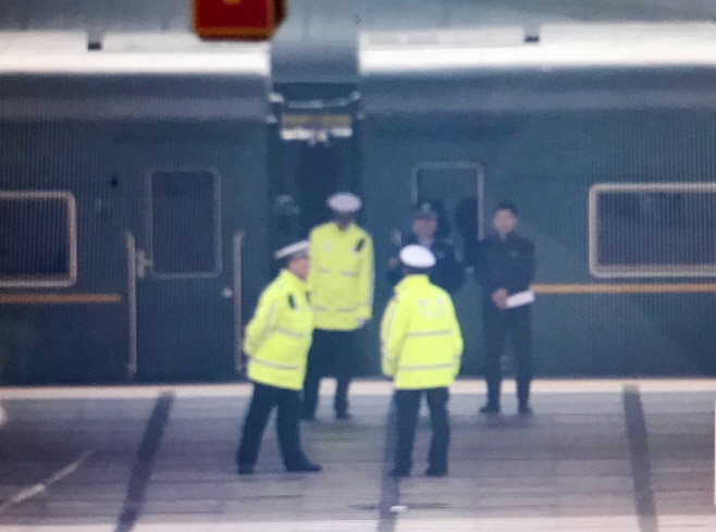 베이징역에 정차 중인 북한 특별열차 추정 열차