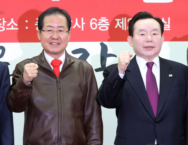 지방선거 승리 다지는 홍준표 대표와 이인제