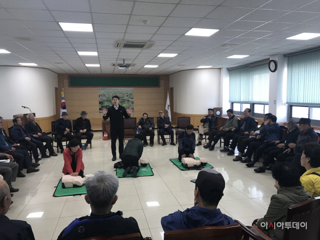 0409 밀양시, 소방서 합동 경로당 안전교육 실시(1)
