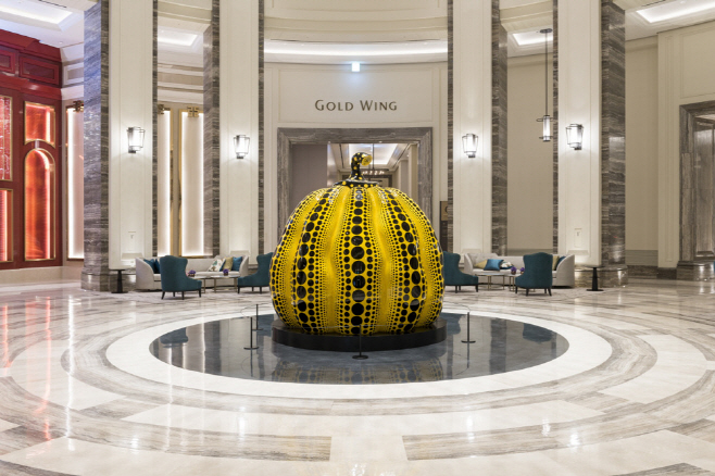 [사진자료5] Kusama Yayoi_Great Gigantic Pumpkin