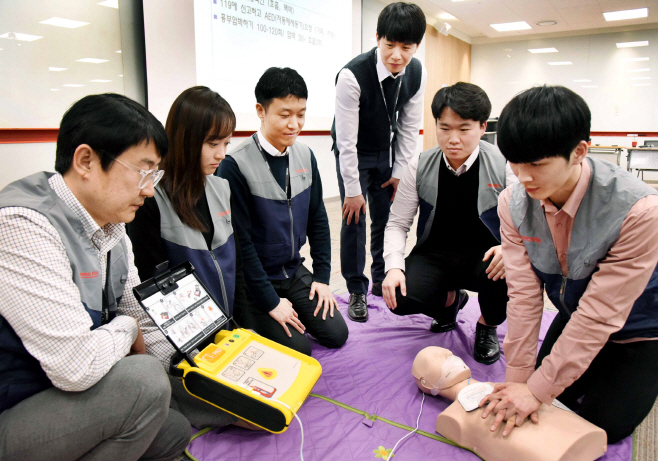 홈플러스_전국 점포서 AED 및 CPR 교육 실시 (1)
