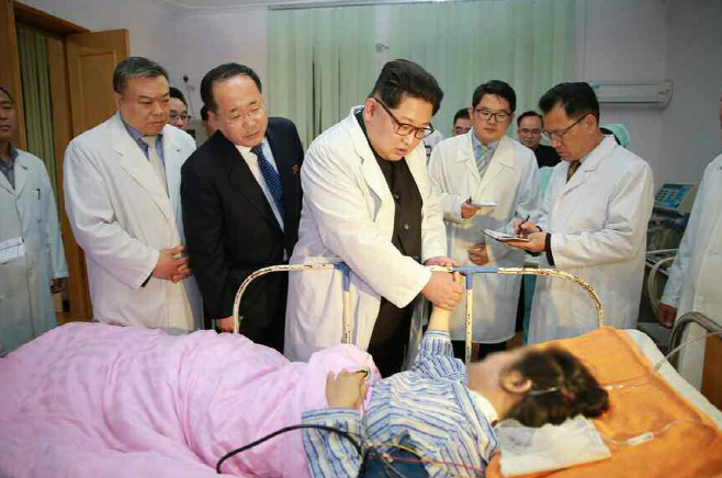 부상 중국인 병원 찾은 김정은 위원장