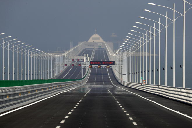 China Hong Kong Zhuhai Macau Bridge <YONHAP NO-5511> (AP)