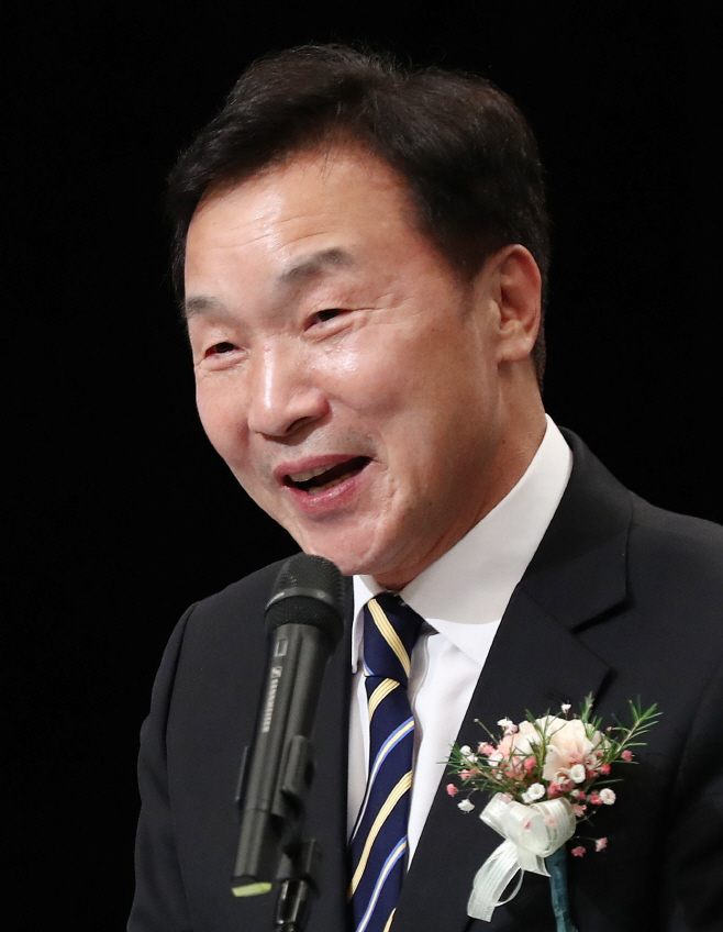 축사하는 손학규<YONHAP NO-3400>