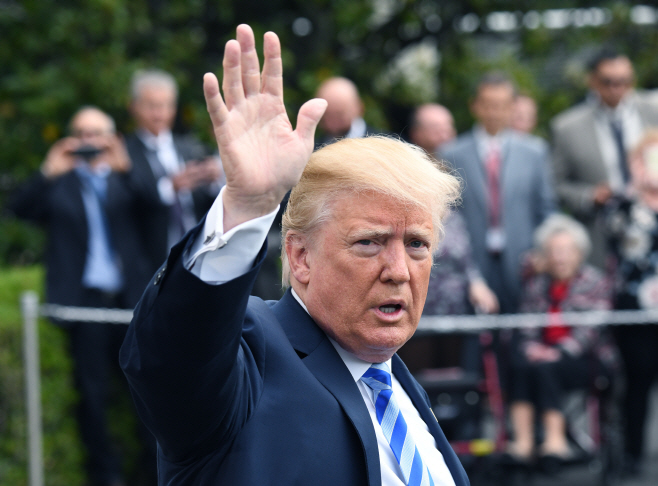 TRUMP DEPART NRA <YONHAP NO-5785> (UPI)