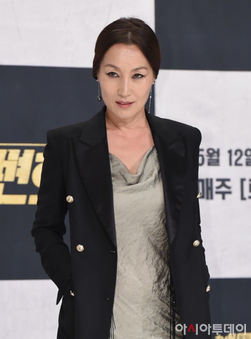 ‘무법변호사’ 이혜영 “이준기, 연기 잘하는 신사적인 배우…너무 놀라” - 아시아투데이 ‘무법변호사’ 이혜영 “이준기, 연기 잘하는... 