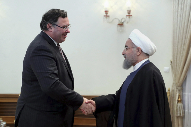 Iran Total Gas Deal <YONHAP NO-0206> (AP)