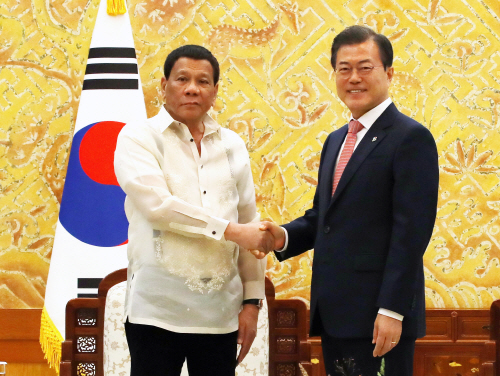 악수하는 한·필리핀 정상