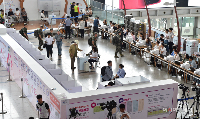 [포토] 6·13 지방선거 사전투표 시작