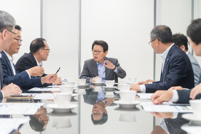 (보도자료)(20180614)NH농협금융지주 김광수 회장