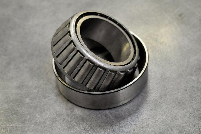 tapered-roller-bearing-3460125_960_720