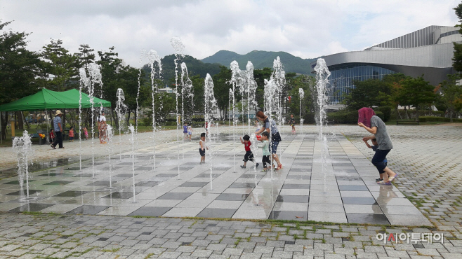 0629 물놀이 수경시설 개장으로 여름을 즐기다.