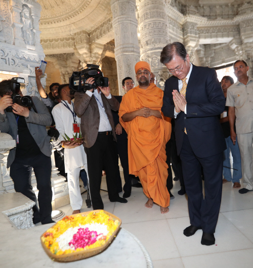 힌두교 성지 악샤르담 사원 찾은 문 대통령