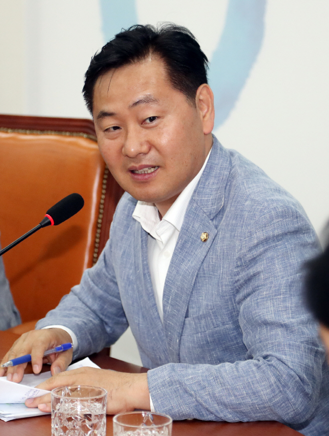 기자간담회 하는 김관영 원내대표