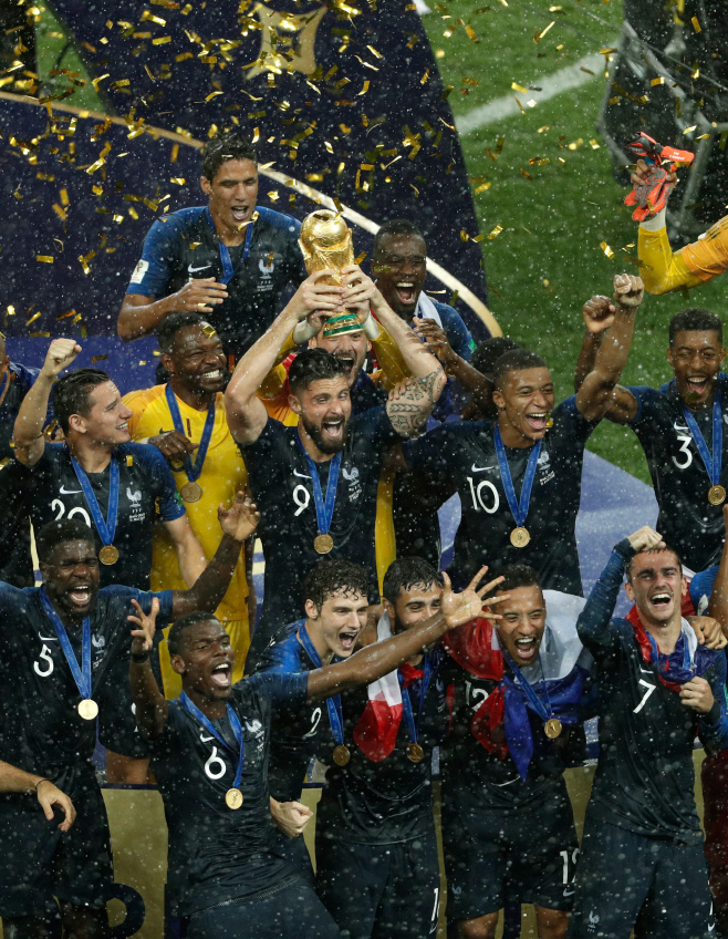 월드컵 우승에 감격하는 프랑스 선수들