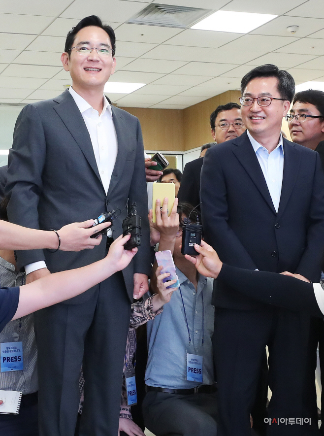 김동연 부총리, 삼성전자 평택캠퍼스 방문