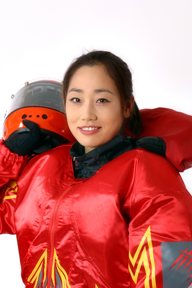 이주영 상반신