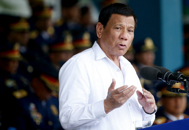 Philippines Duterte Police <YONHAP NO-5373> (AP)