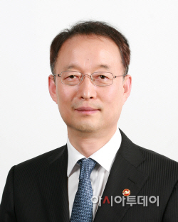 백운규 산업통상자원부 장관 사진