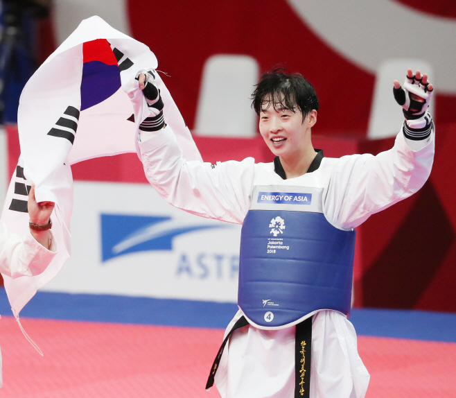 태권도 이다빈, 금이다!<YONHAP NO-3732>