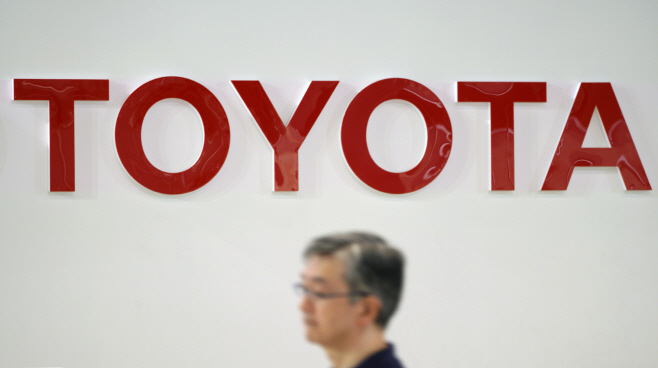 Japan Earns Toyota <YONHAP NO-2571> (AP)