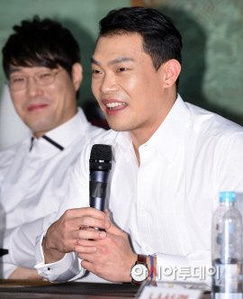 [포토]이찬오 '보기와는 다르게 섬세하답니다'(올리브쇼)