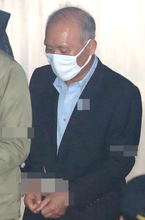 박원동 전 국정원 국익정보국장 재판 출석