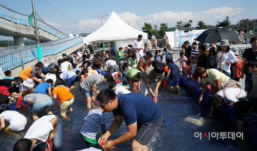 1.무창포 신비의 바닷길 대하.전어 축제(맨손대하잡기 체험)