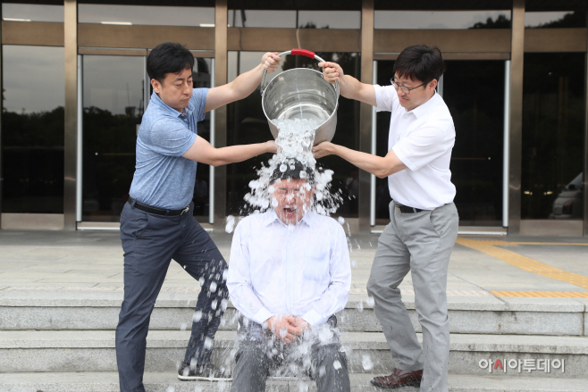 박근철 안행위 위원장 아이스버킷 챌린지 참여