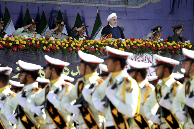 Iran Military Parade <YONHAP NO-2502> (AP)