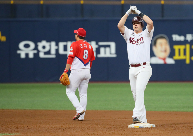 환호하는 넥센 샌즈<YONHAP NO-5411>