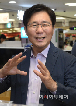 [포토]'코리아세일페스타' 방문한 성윤모 산업부 장관