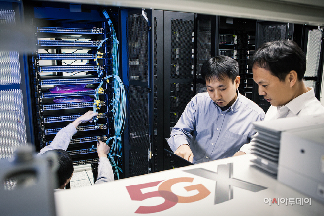 SK텔레콤, 에릭슨·노키아 - 삼성전자 5G 연동 문제 풀었다_1