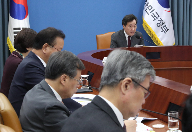 국정현안점검조정회의 주재하는 이낙연 총리