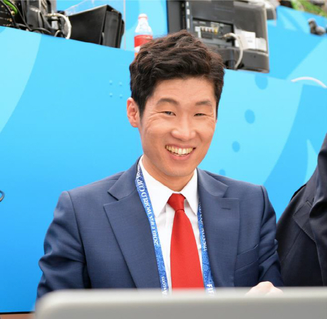 [월드컵] 독일-멕시코전 해설하는 박지성<YONHAP NO-8140>