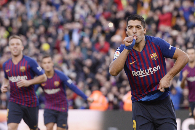 TOPSHOT-FBL-ESP-LIGA-BARCELONA-REAL MA...
