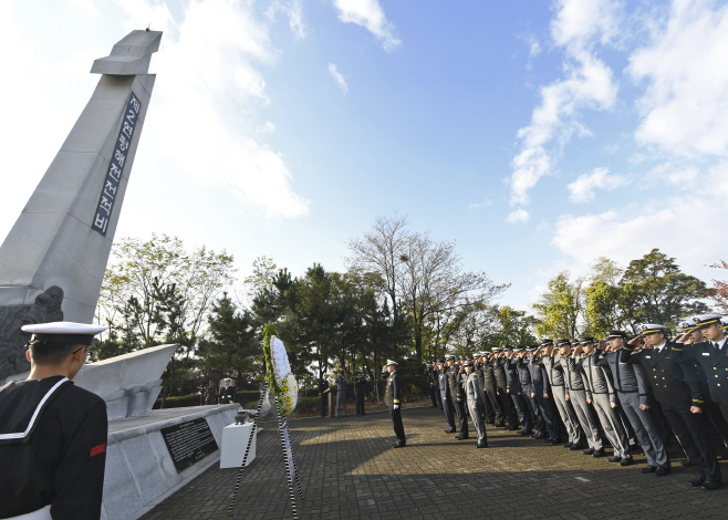 평택 해군 2함대, 3군 사관생도 합동순항훈련전단 출항