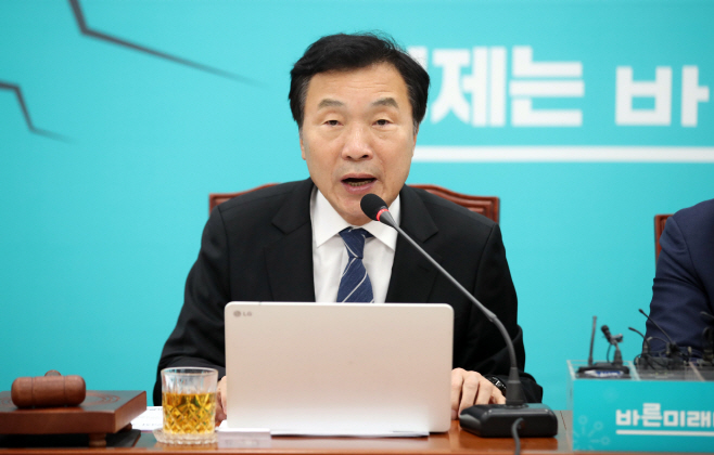 모두발언하는 손학규<YONHAP NO-2196>