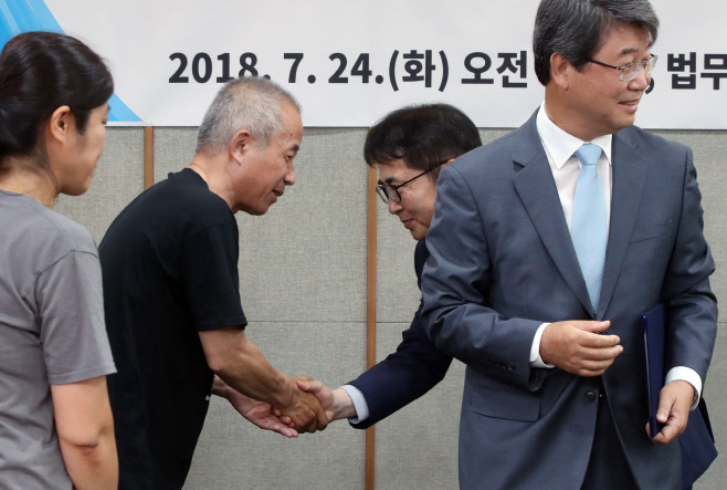 11년 갈등 푼 삼성전자-반올림<YONHAP NO-1811>