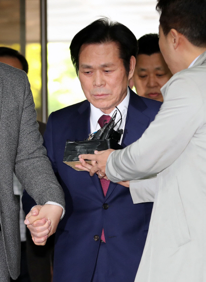 '신도 성폭행' 혐의 이재록 목사 영장심사