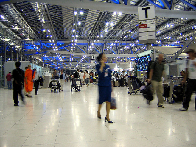 800px-Suvarnabhumi_Airport_Departures_Hall_Bangkok_Thailand