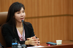 손배소 기자회견 하는 서지현 검사