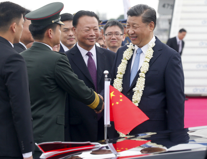 Philippines China Xi Visit <YONHAP NO-2743> (AP)