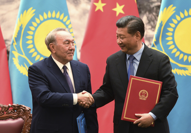China Kazakhstan <YONHAP NO-5325> (AP)